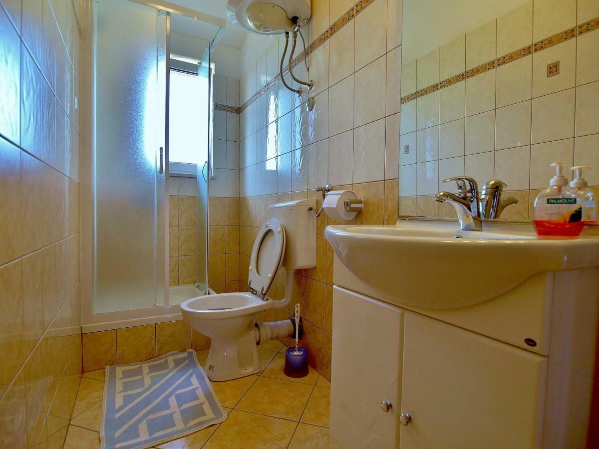 Apartmani Andelo I Ruzica Mundanije Exterior foto