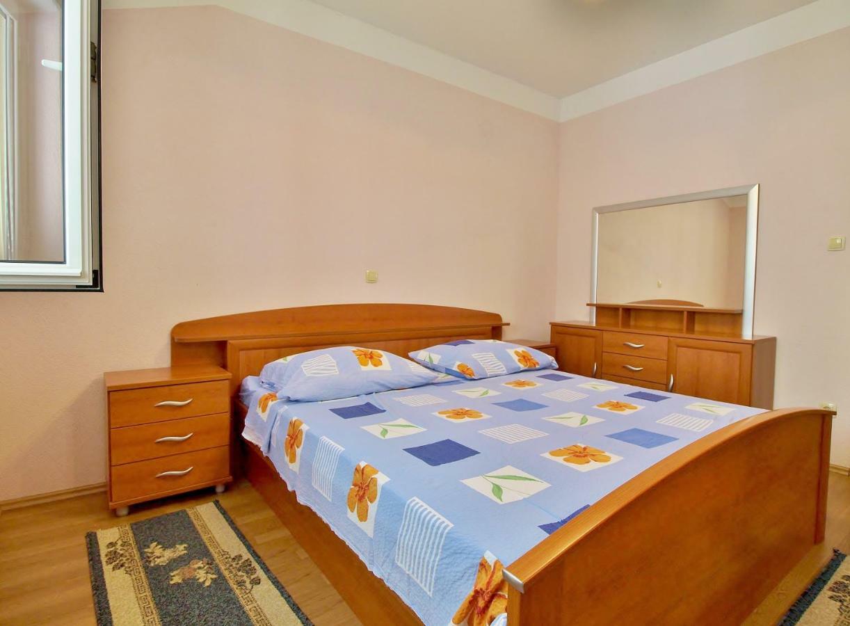 Apartmani Andelo I Ruzica Mundanije Exterior foto