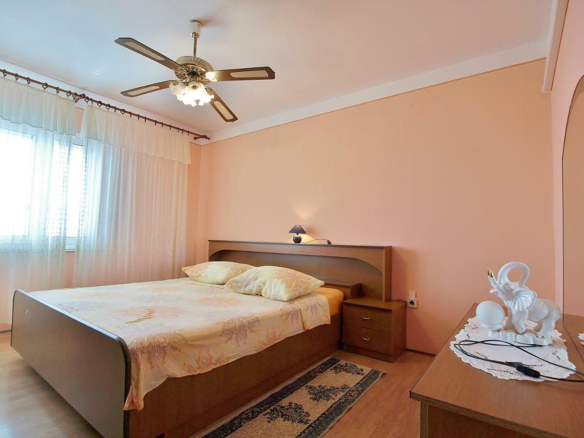 Apartmani Andelo I Ruzica Mundanije Exterior foto
