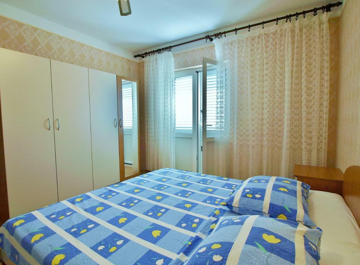 Apartmani Andelo I Ruzica Mundanije Exterior foto