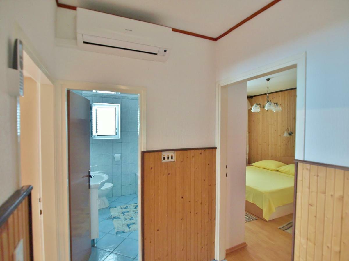 Apartmani Andelo I Ruzica Mundanije Exterior foto