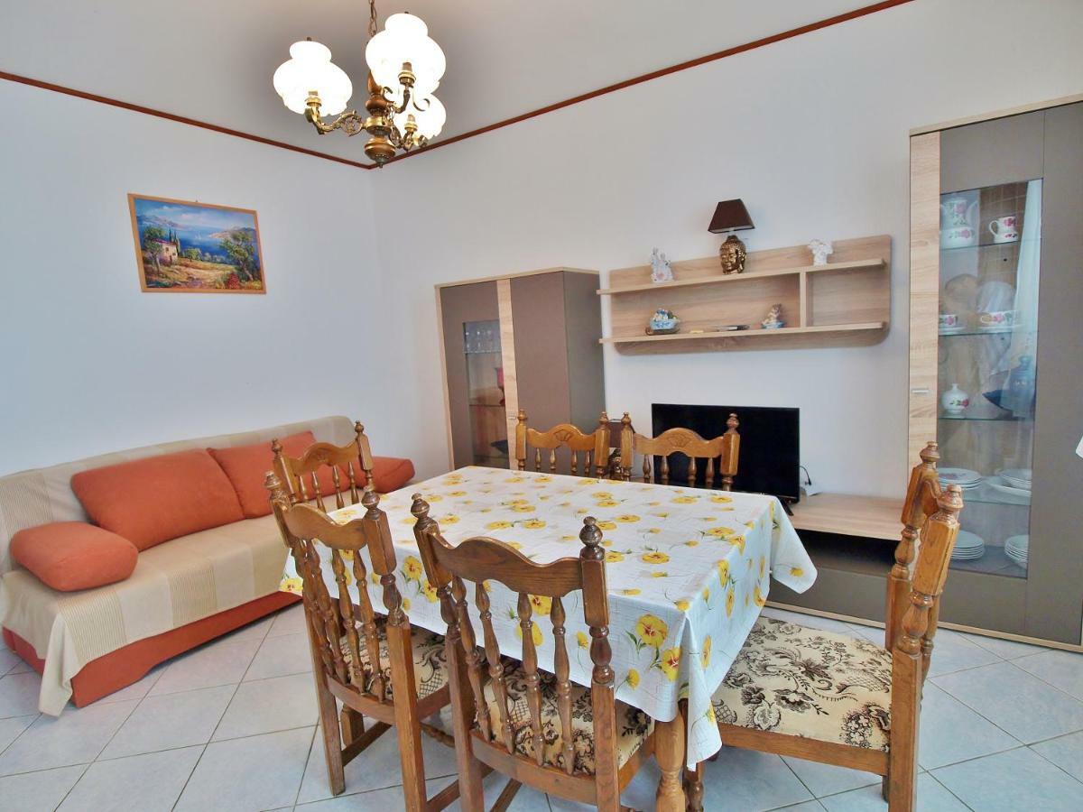 Apartmani Andelo I Ruzica Mundanije Exterior foto